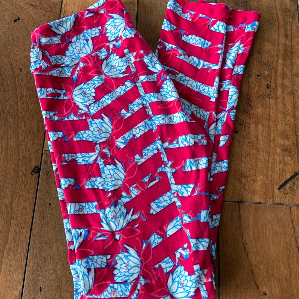 LuLaRoe red floral leggings OS